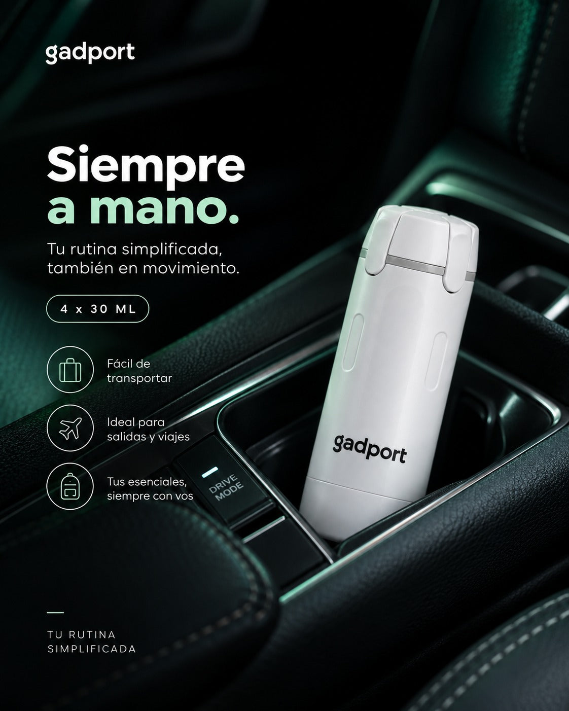 Botella dispensadora 4 en 1 blanca en el portavasos del auto